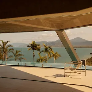 'the Edge' Unique Luxury Experience Villa