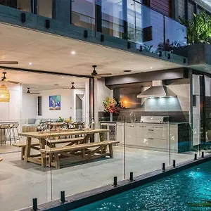Azure - Luxurious & Modern Villa